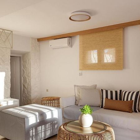 Villa Seashell -Wonderful Newly Renovated Villa On The Beach Galatás Екстериор снимка