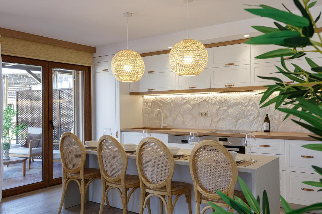 Villa Seashell -Wonderful Newly Renovated Villa On The Beach Galatás Екстериор снимка