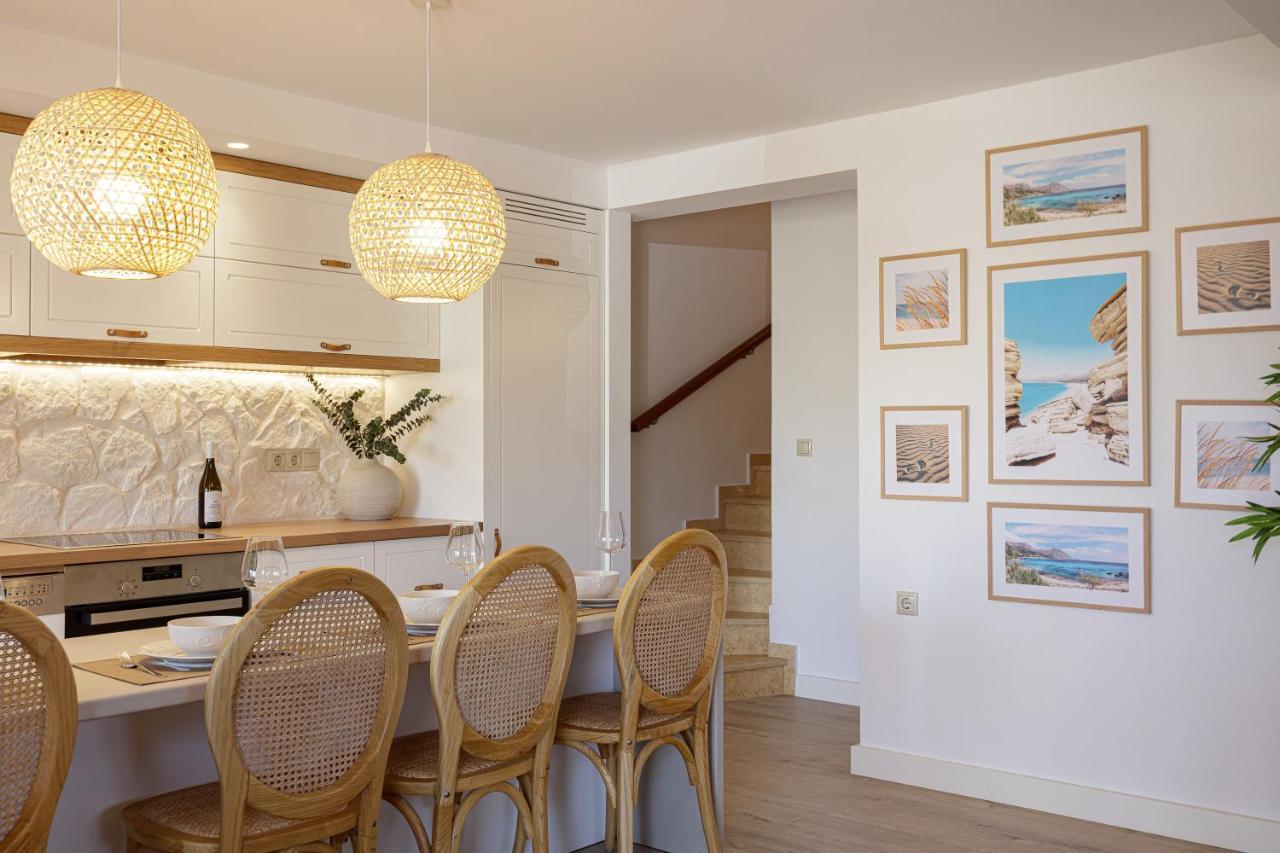 Villa Seashell -Wonderful Newly Renovated Villa On The Beach Galatás Екстериор снимка
