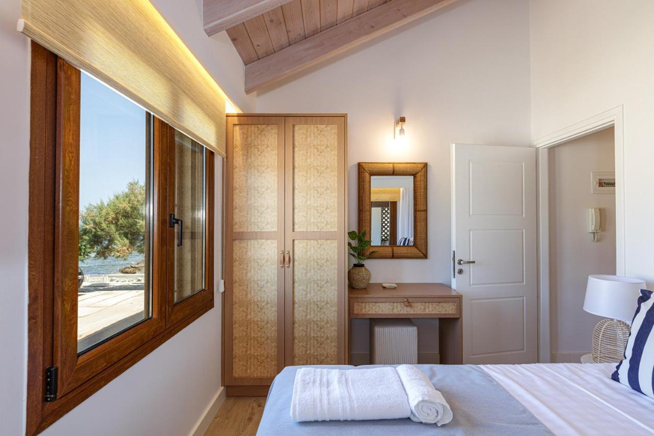 Villa Seashell -Wonderful Newly Renovated Villa On The Beach Galatás Екстериор снимка