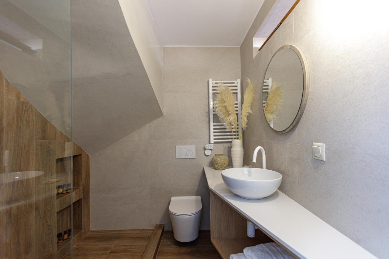 Villa Seashell -Wonderful Newly Renovated Villa On The Beach Galatás Екстериор снимка