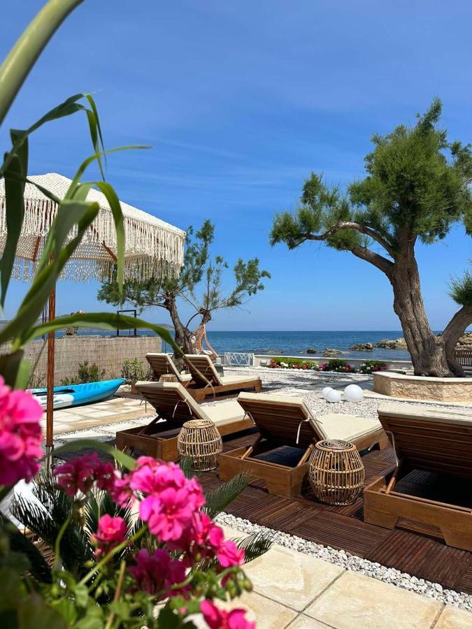 Villa Seashell -Wonderful Newly Renovated Villa On The Beach Galatás Екстериор снимка